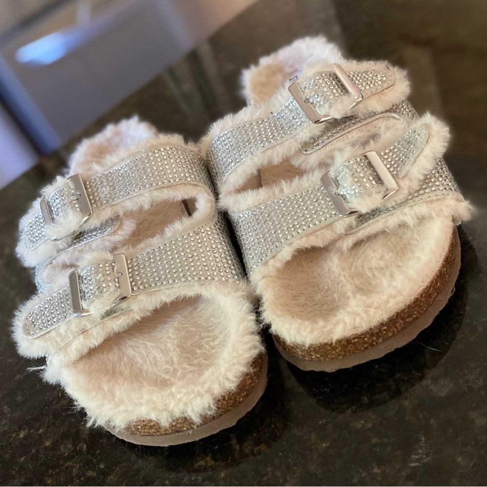 Steve Madden youth rhinestone Sandals